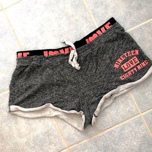 No Boundaries shorts. Size XL (15-17). Elastic waist with decorative drawstring.